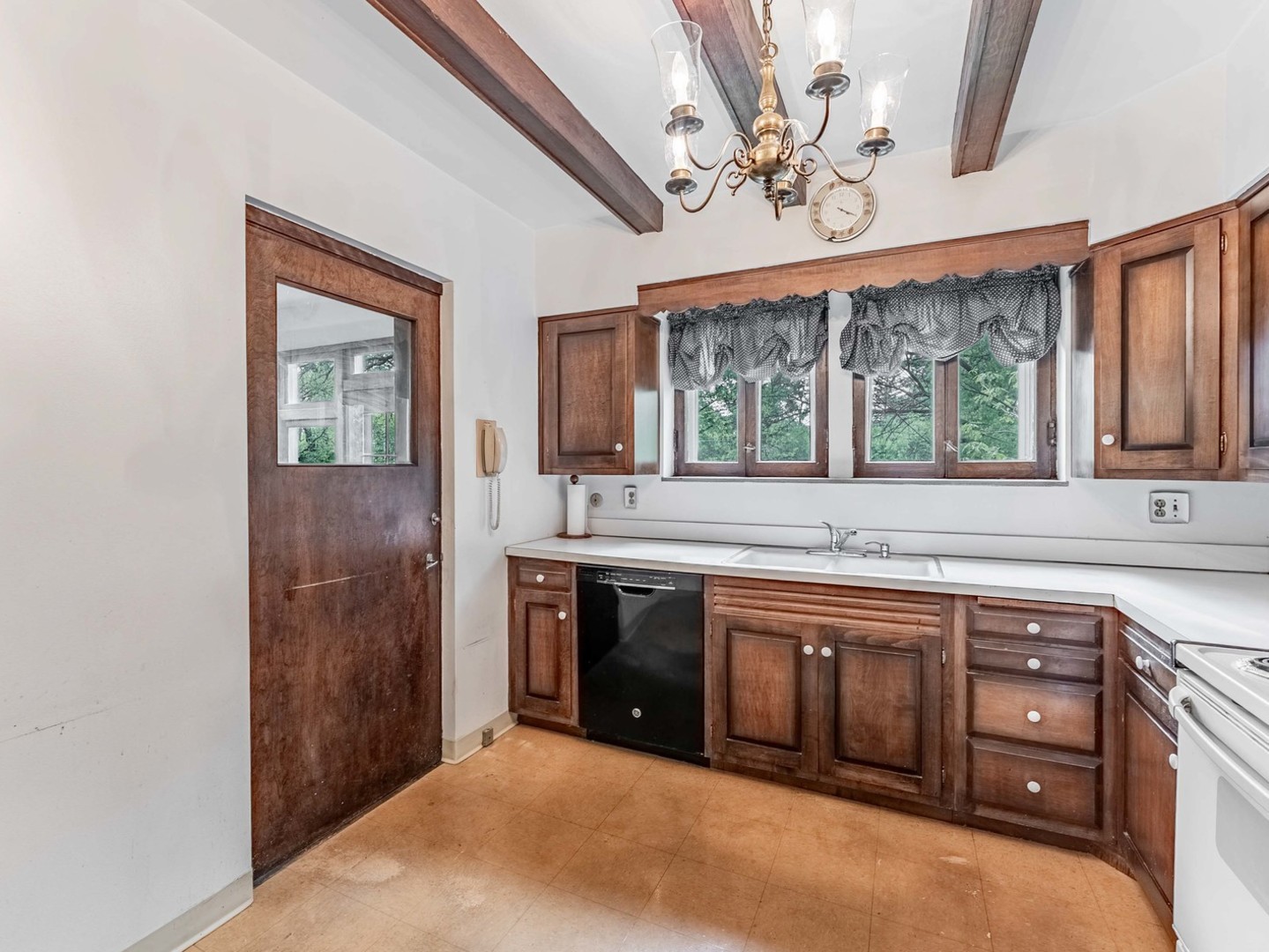 522 Byrd Road Riverside, IL 60546 - Photo 12 of 33