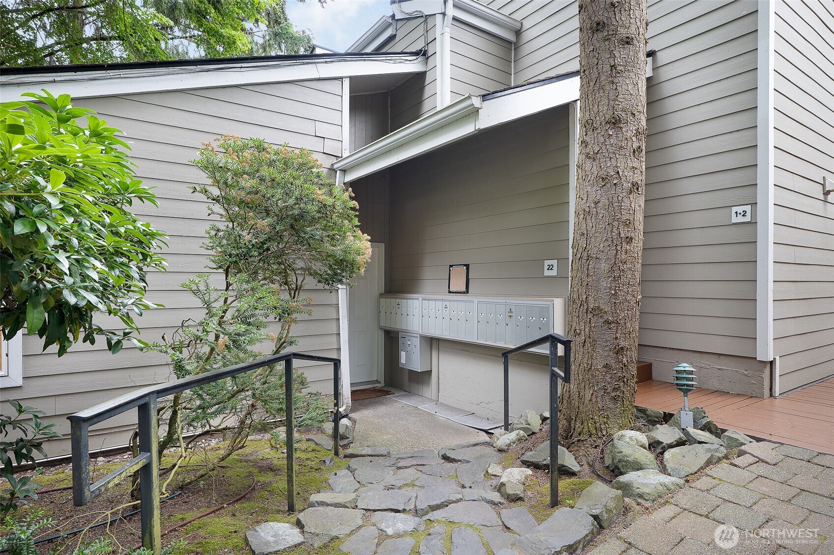 7901 196th Street Southwest, Unit 22 Edmonds, WA 98026 - Photo 3 of 34