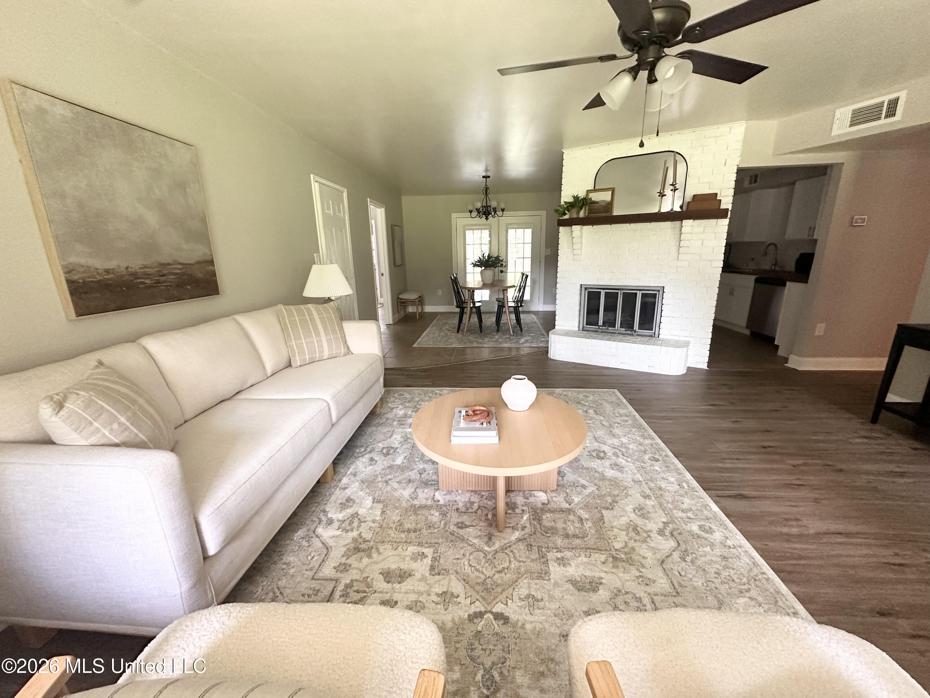 15527 Dobson Road Diberville, MS 39540 - Photo 5 of 27 Living Room 2
