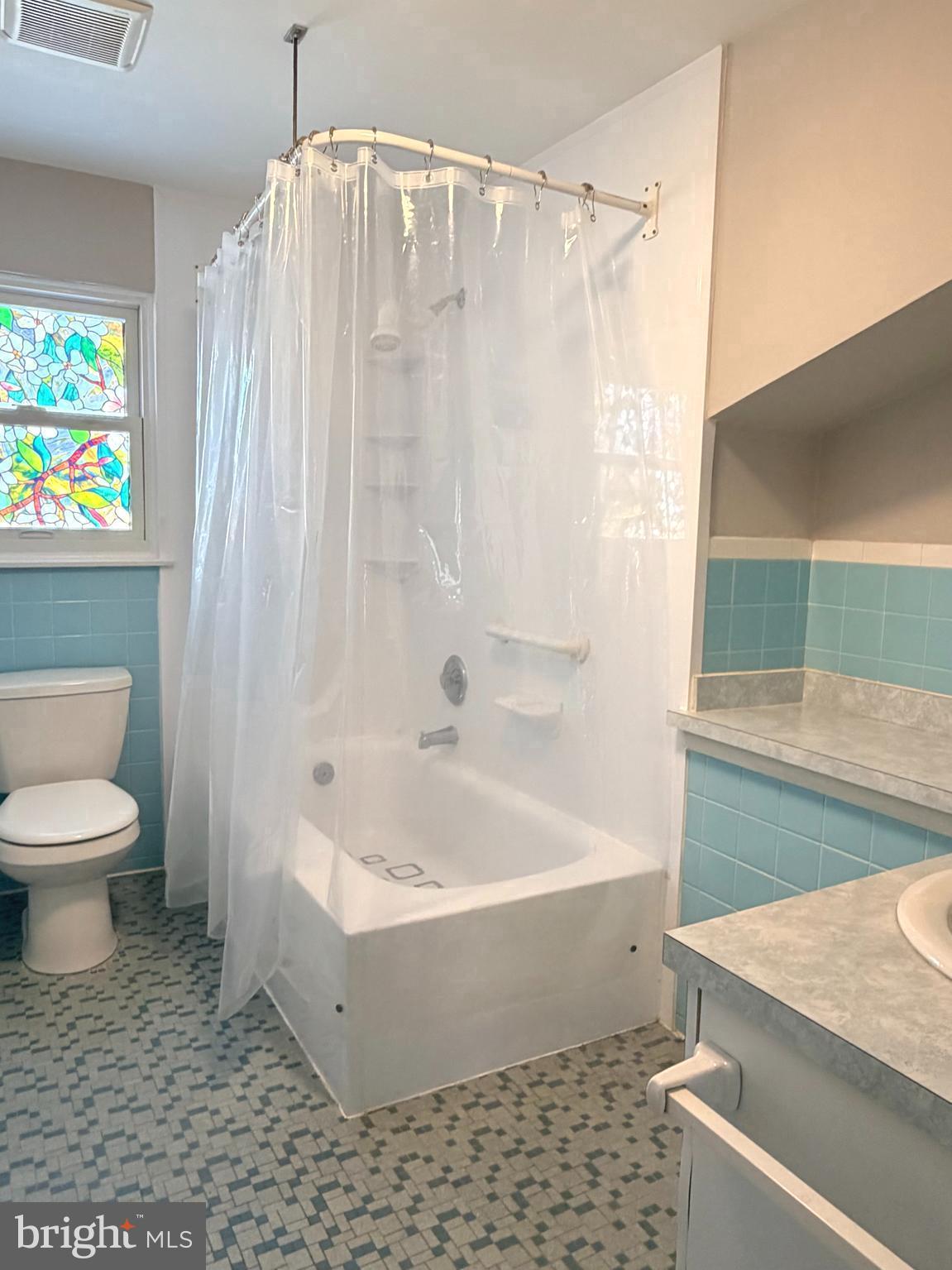 23 Lehigh Drive Delran, NJ 08075 - Photo 16 of 22 a bathroom with a sink a toilet and bathtub