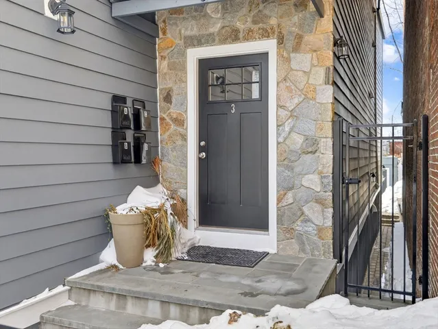$3,600 | 3 Franklin Street, Unit B, Somerville, MA 02145