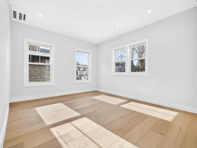 $3,600 | 3 Franklin Street, Unit B, Somerville, MA 02145