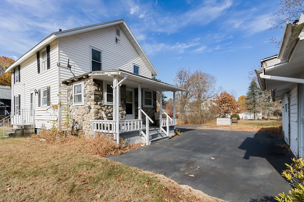 39 Eagle Street Ware, MA 01082 - Photo 3 of 33 Gallery Image 3
