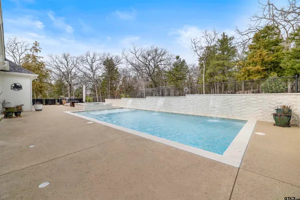 $989,000 | 23316 Fm 1995, Lindale, TX 75771