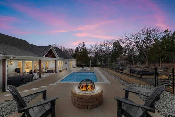 $989,000 | 23316 Fm 1995, Lindale, TX 75771