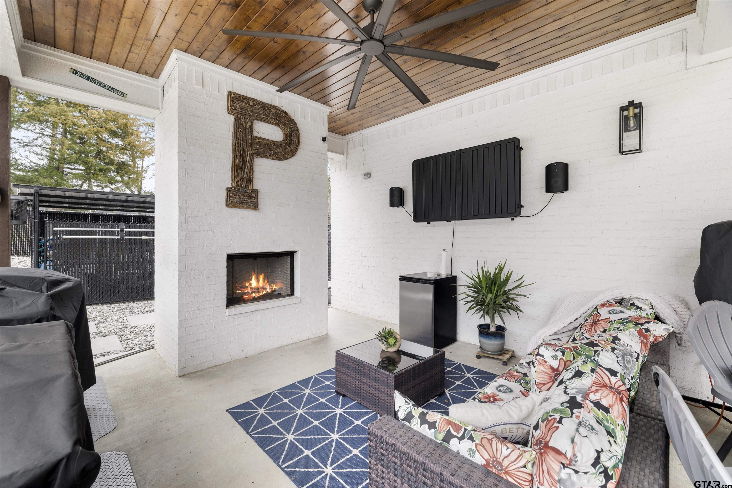 23316 Fm 1995 Lindale, TX 75771 - Photo 41 of 47 a living room with furniture and a fireplace