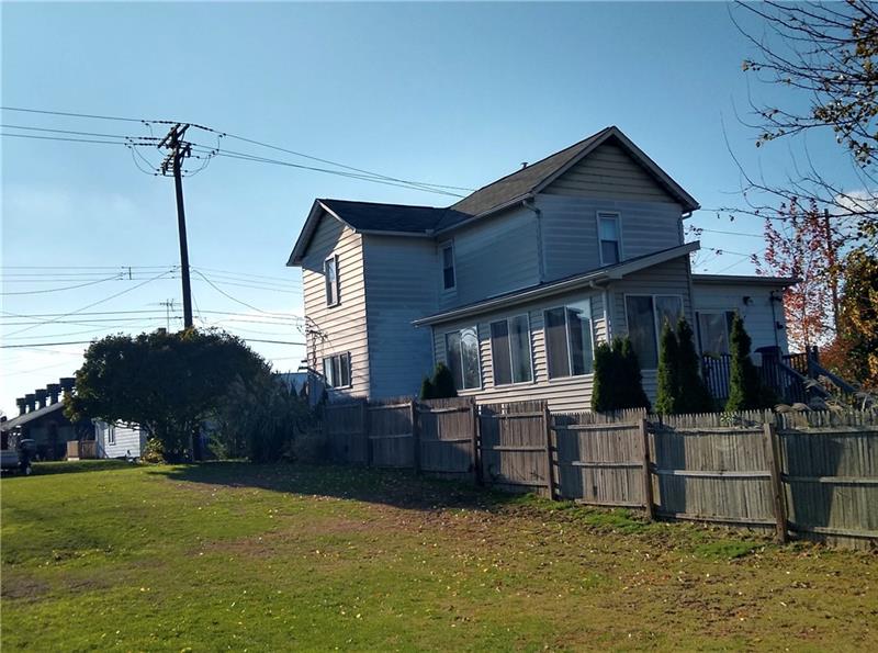 653 Pennsylvania Avenue Rochester, PA 15074 - Photo 2 of 24 Gallery Image 2