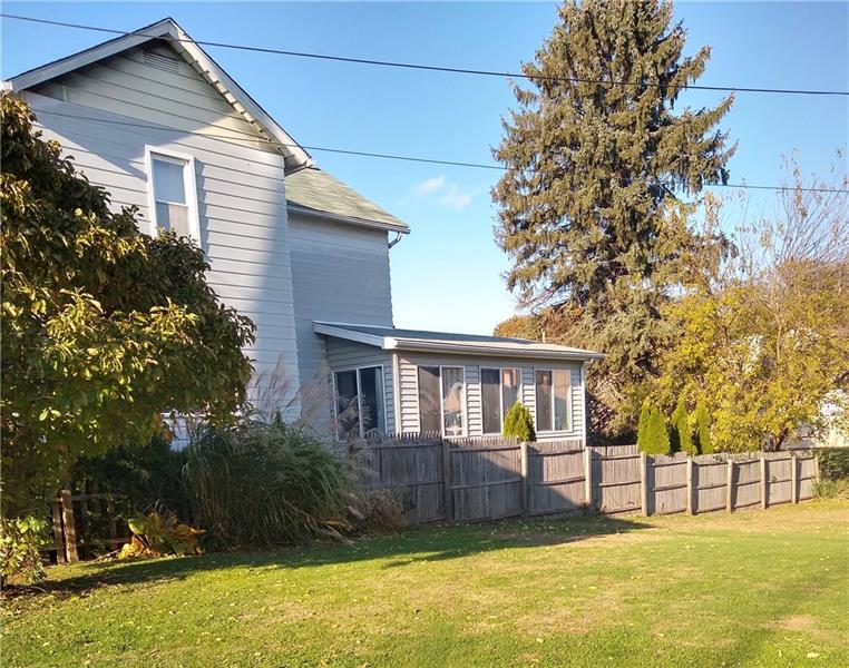 653 Pennsylvania Avenue Rochester, PA 15074 - Photo 3 of 24 Gallery Image 3