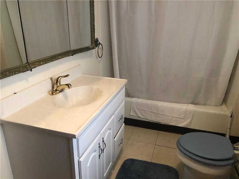 653 Pennsylvania Avenue Rochester, PA 15074 - Photo 21 of 24 Gallery Image 21