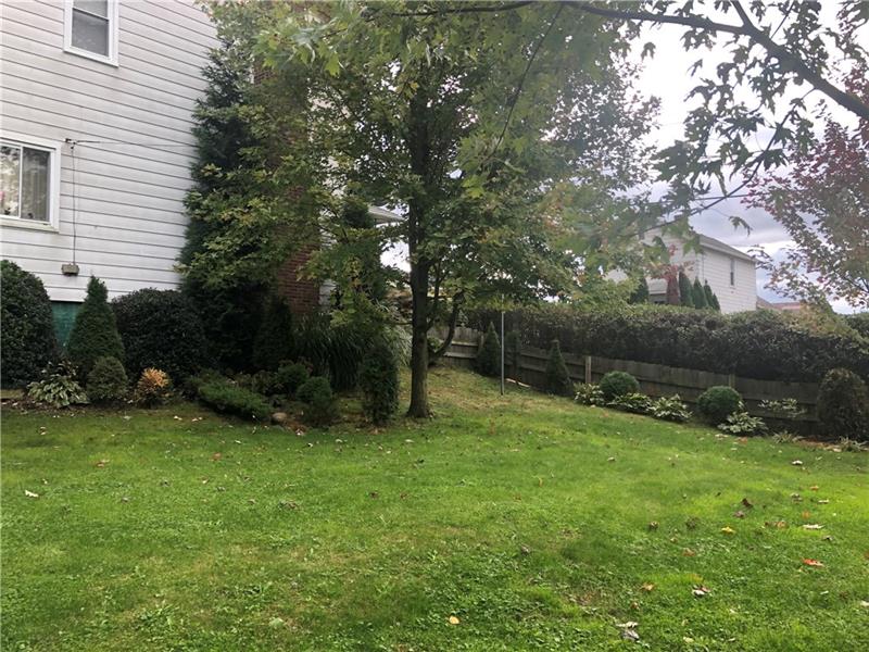 653 Pennsylvania Avenue Rochester, PA 15074 - Photo 8 of 24 Gallery Image 8