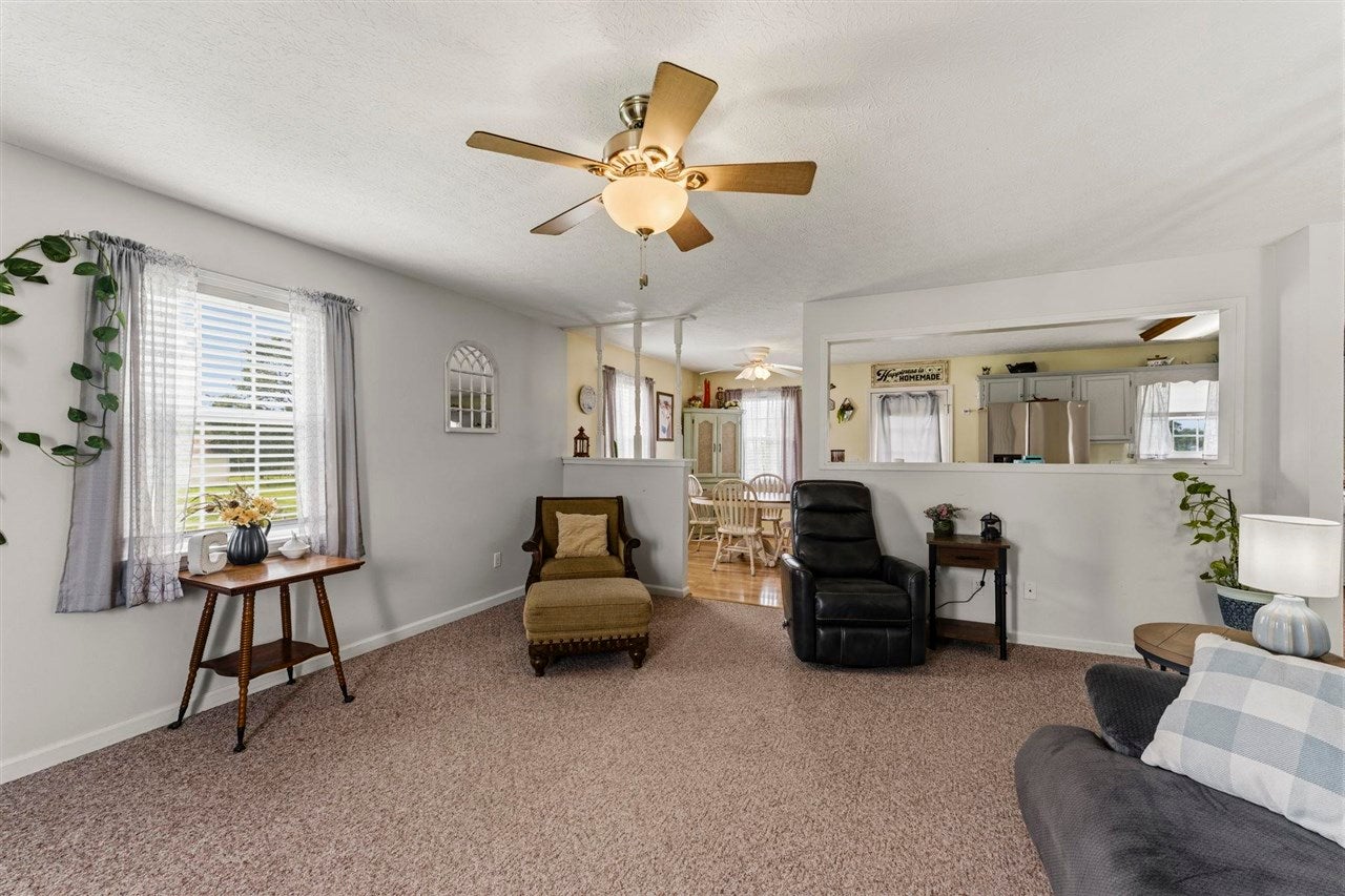 937 Dripping Springs Road Glasgow, KY 42141 - Photo 3 of 36 Gallery Image 3