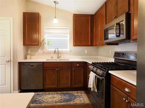 $425,000 | 3448 Charlestowne Crossing Drive, St. Charles, MO 63301