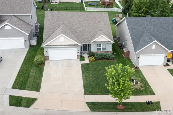 $425,000 | 3448 Charlestowne Crossing Drive, St. Charles, MO 63301