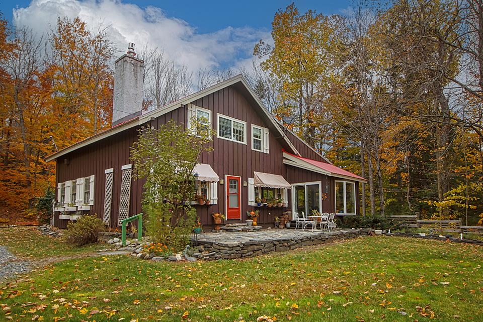 227 West Jamaica Road Stratton, VT 05360 - Photo 2 of 29