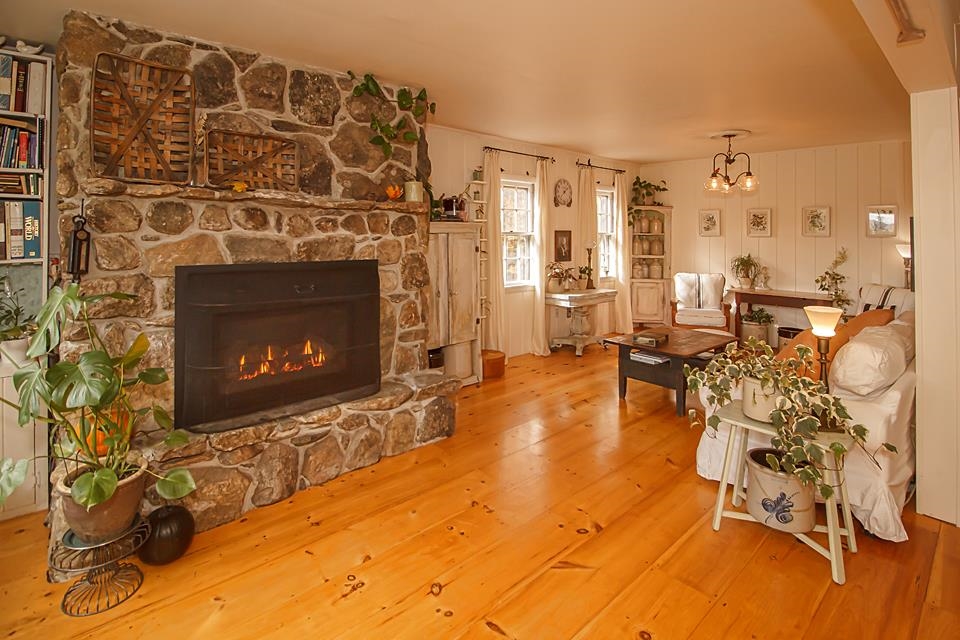 227 West Jamaica Road Stratton, VT 05360 - Photo 4 of 29