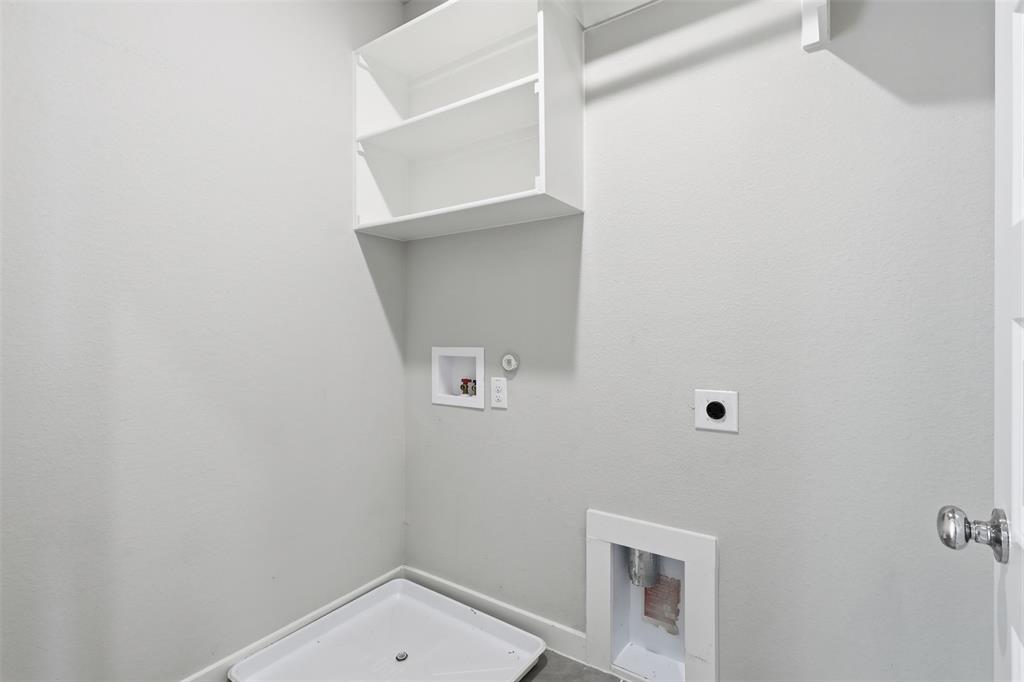 2629 Green River Road Royse City, TX 75189 - Photo 8 of 18 a small space with a window