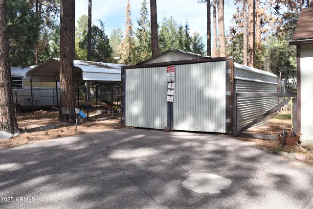 a view of a outdoor space