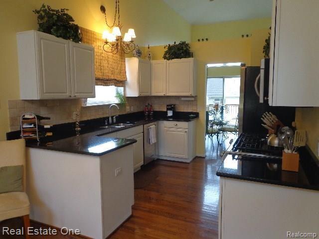 4887 Georgetown Drive Rochester, MI 48306 - Photo 3 of 23 PIX 002.jpg