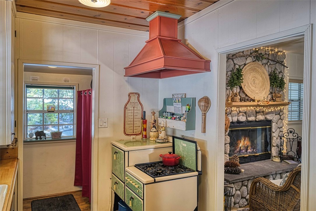 27191 Little Bear Road Blue Jay, CA 92317 - Photo 9 of 15