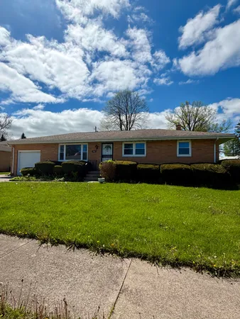 $2,400 | 1441 West 56th Avenue, Merrillville, IN 46410