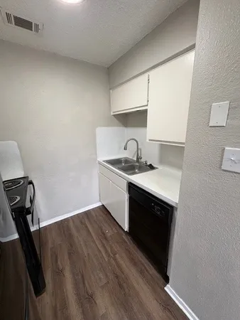 $995 | 5303 St Georges Green, Unit C, Austin, TX 78745