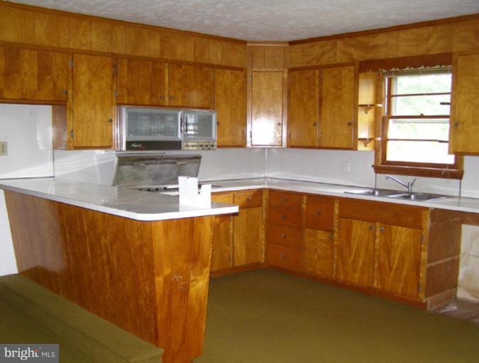 146 Tract Road Fairfield, PA 17320 - Photo 5 of 12 Kitchen