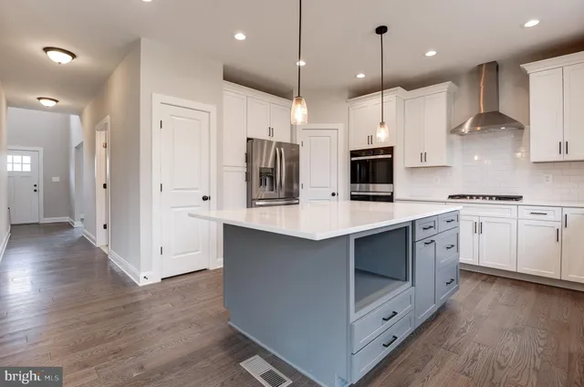 $789,900 | 40 North Berlin Pike, Lovettsville, VA 20180