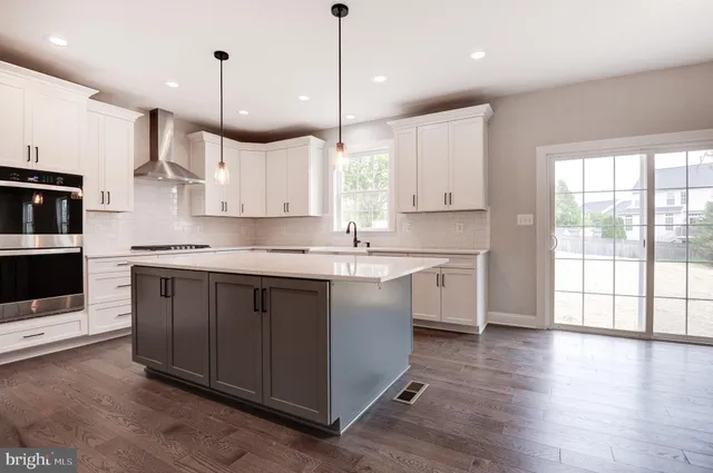 $789,900 | 40 North Berlin Pike, Lovettsville, VA 20180