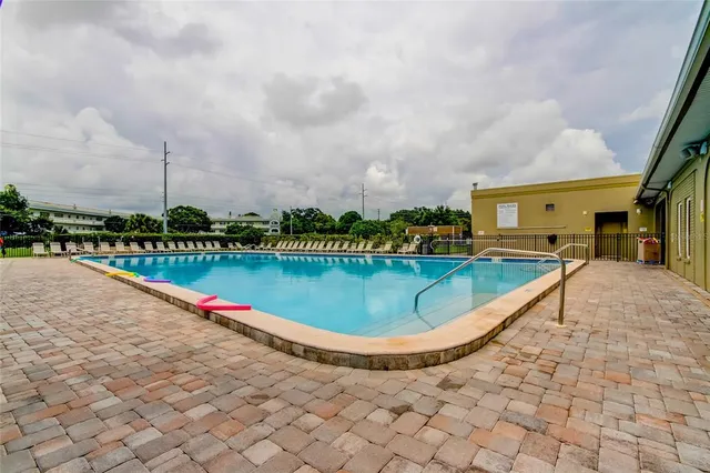 $300,000 | 2170 Americus Boulevard North, Unit 64, Clearwater, FL 33763