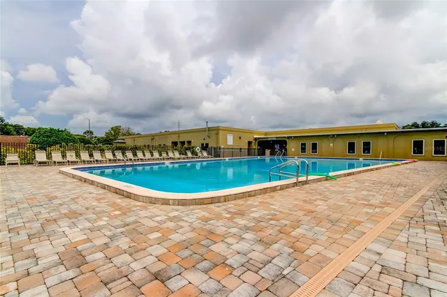 $300,000 | 2170 Americus Boulevard North, Unit 64, Clearwater, FL 33763