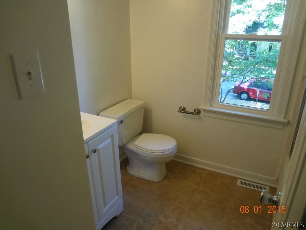 1405 Lockett Ridge Road Midlothian, VA 23114 - Photo 15 of 22 Hall bath
