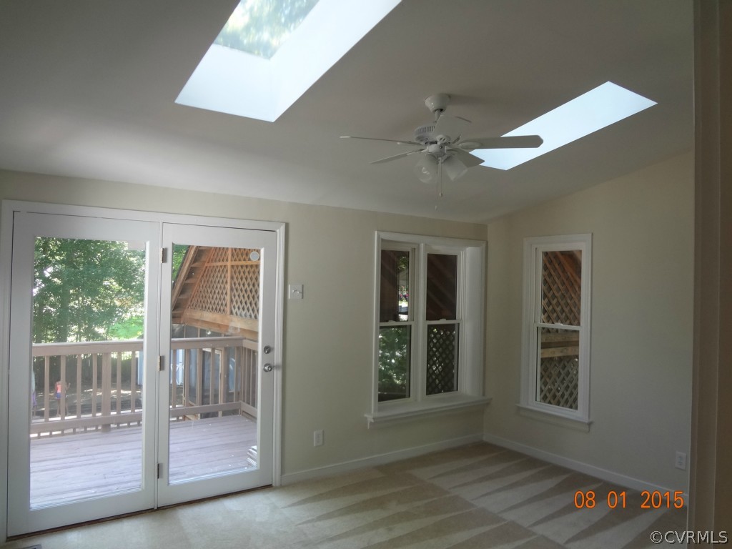 1405 Lockett Ridge Road Midlothian, VA 23114 - Photo 4 of 22 Florida room with ceiling fan, skylights