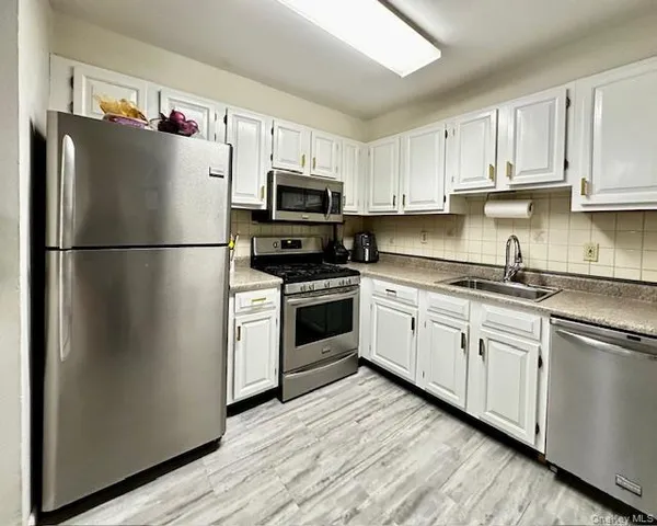 $220,000 | 302 Concord Lane, Middletown, NY 10940