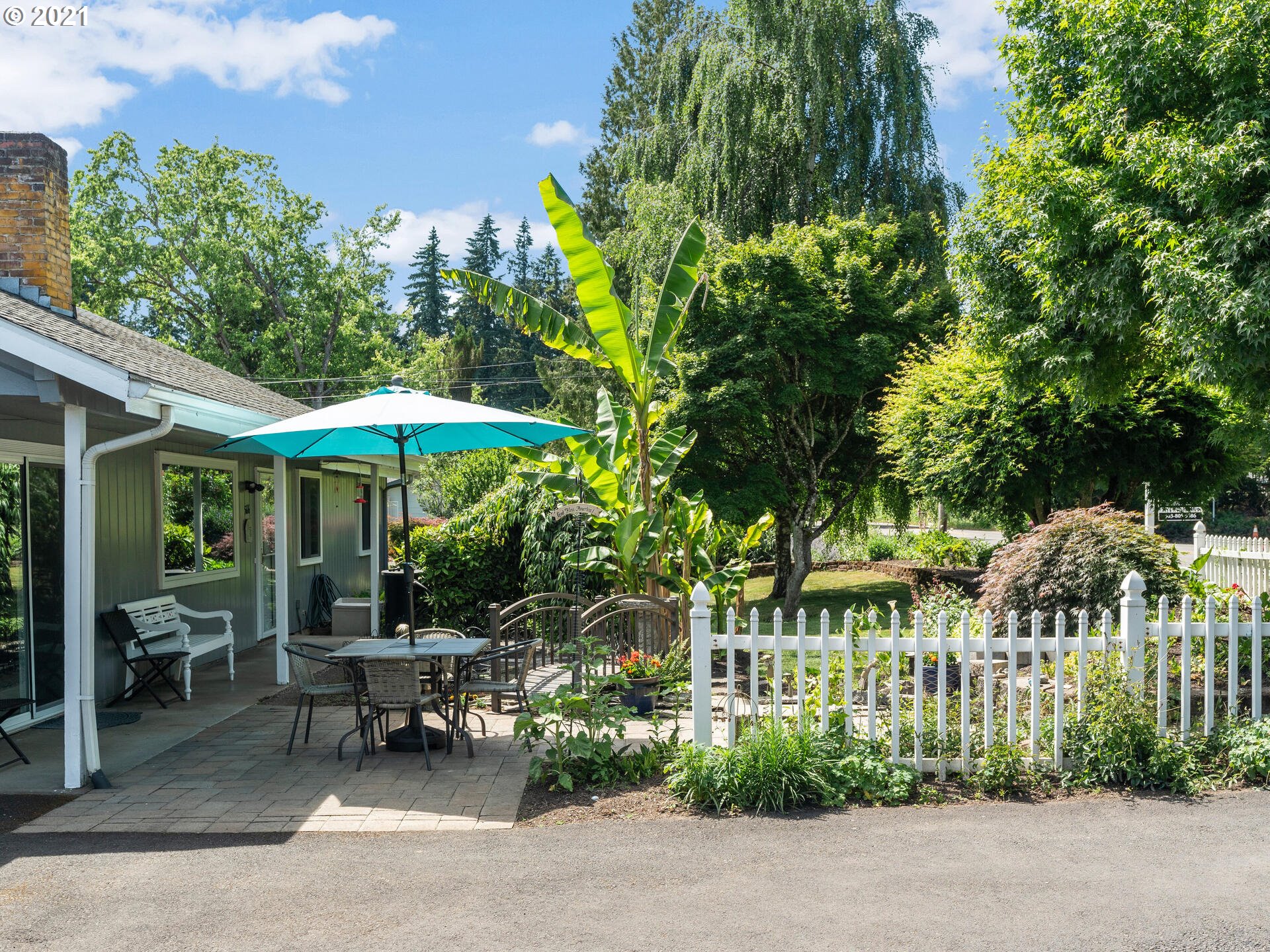 5616 Southwest Childs Road Lake Oswego, OR 97035 - Photo 3 of 22 Gallery Image 3