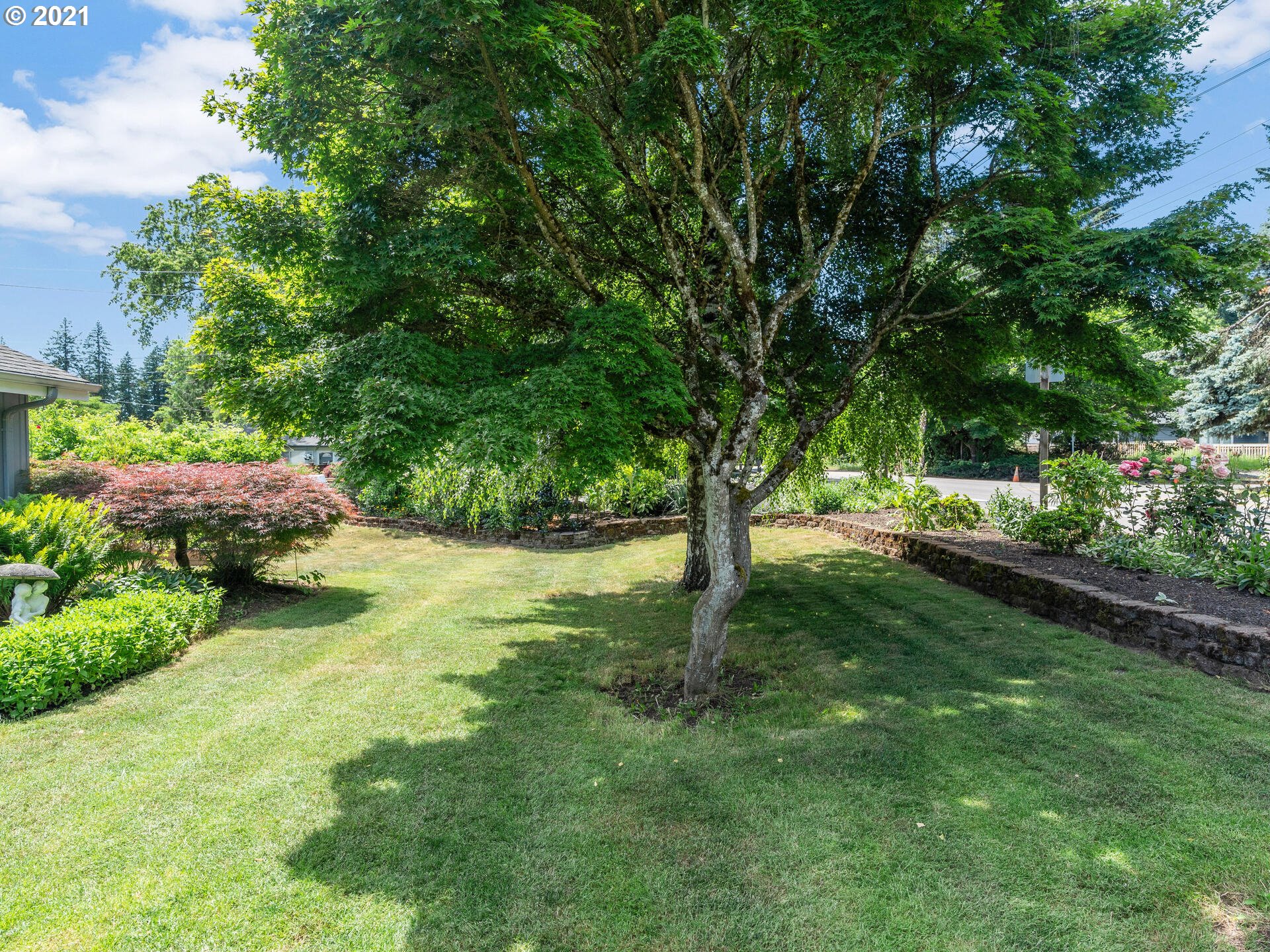 5616 Southwest Childs Road Lake Oswego, OR 97035 - Photo 4 of 22 Gallery Image 4
