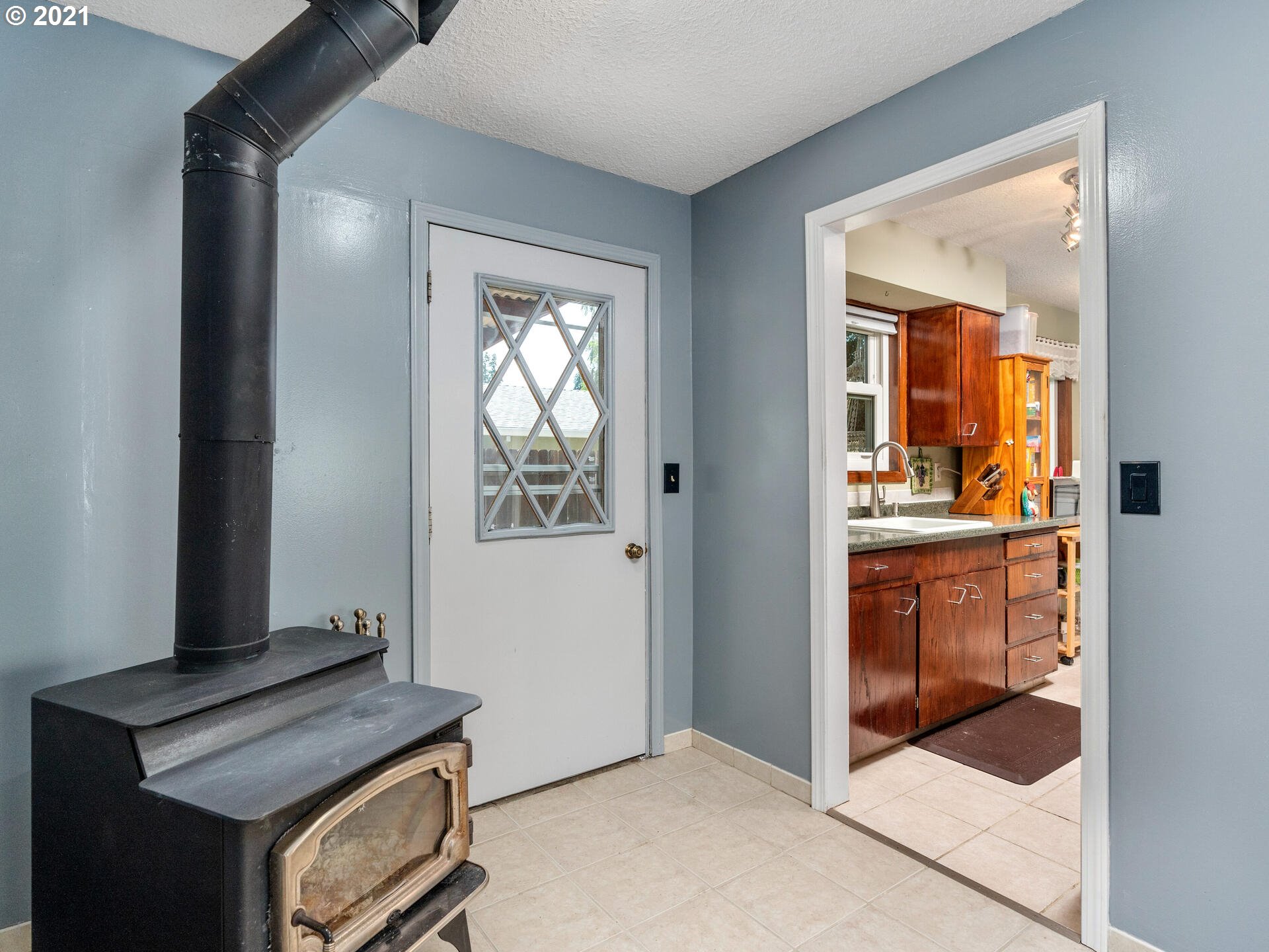 5616 Southwest Childs Road Lake Oswego, OR 97035 - Photo 10 of 22 Gallery Image 10
