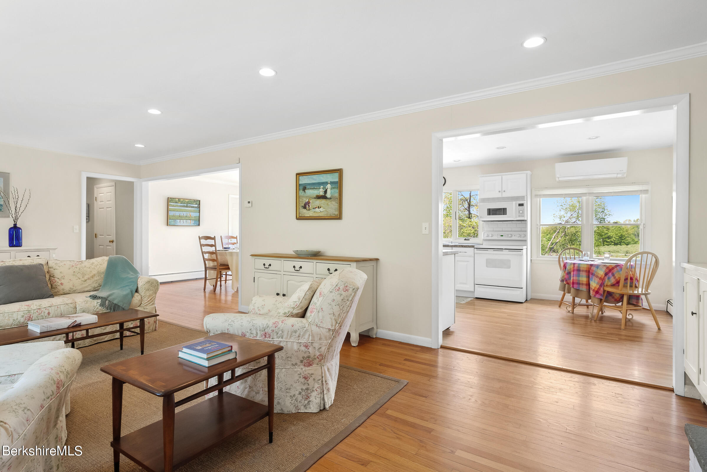 79 View Drive Richmond, MA 01201 - Photo 10 of 34 a living room with furniture
