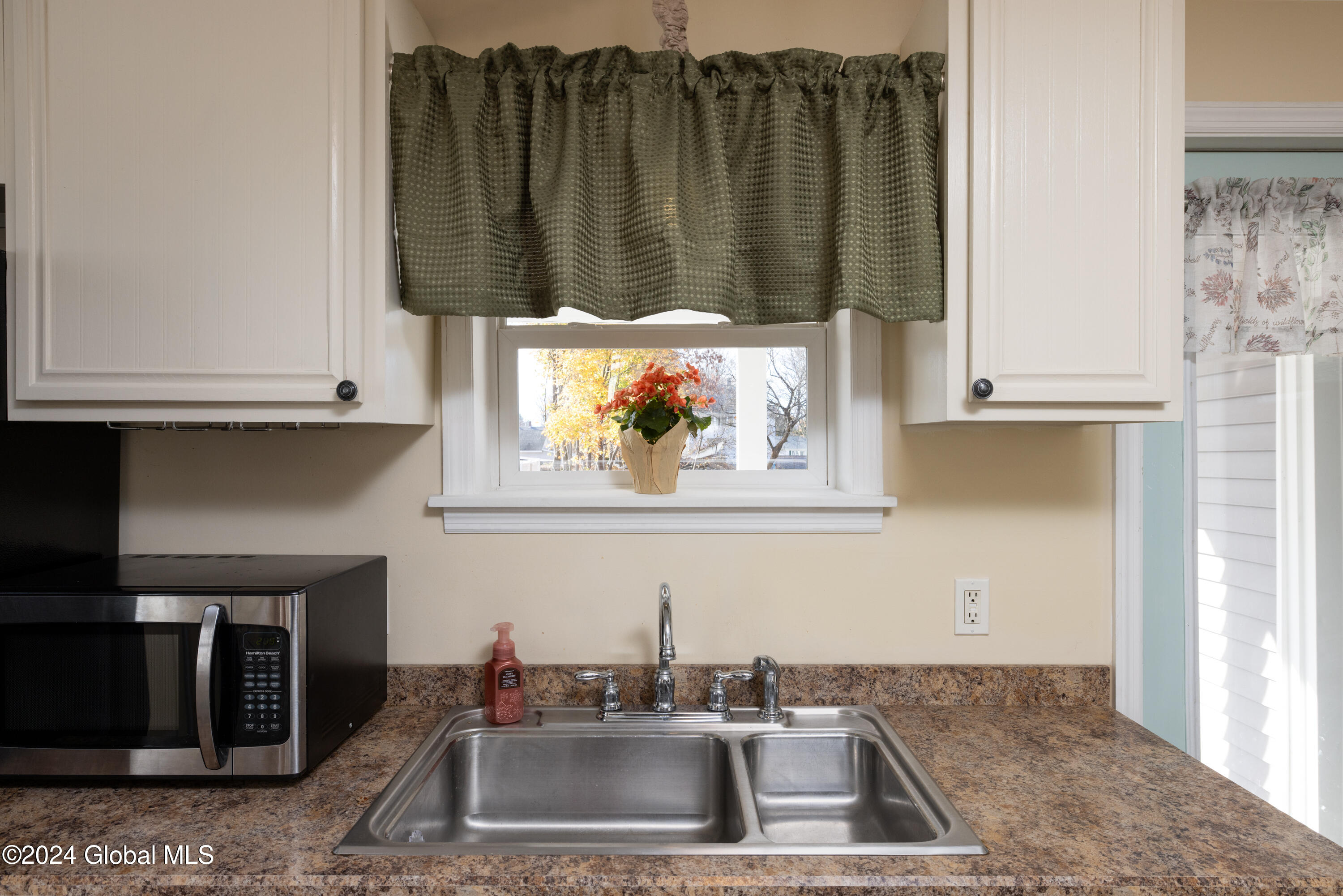 1 Jasper Street Hudson Falls, NY 12839 - Photo 5 of 37 1Jasper-13