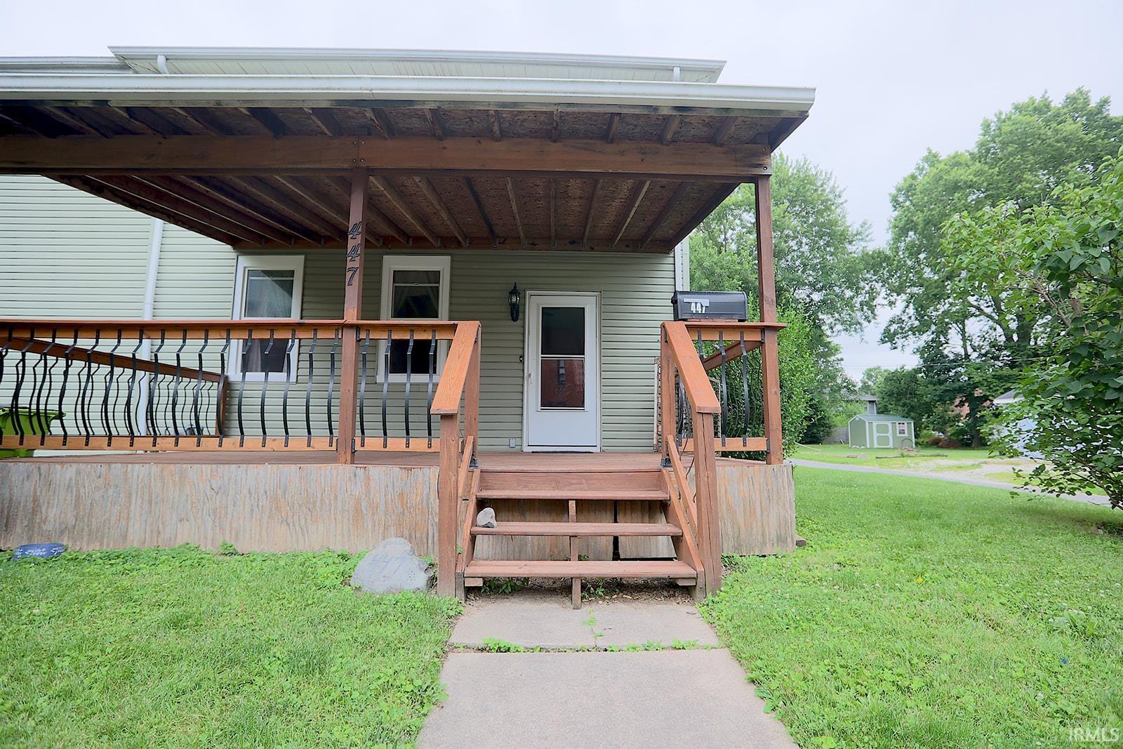 447 Hannah Street Huntington, IN 46750 - Photo 4 of 46