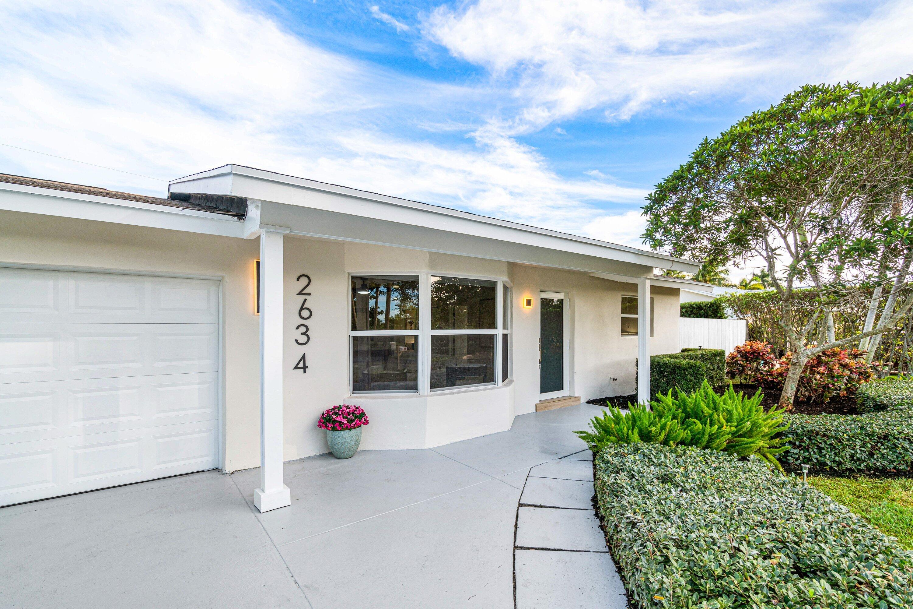 2634 Southwest 5th Street Boynton Beach, FL 33435 - Photo 54 of 57 front view of a house