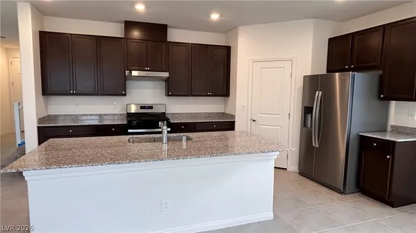$2,550 | 10199 Glowing Amber Street, Las Vegas, NV 89141