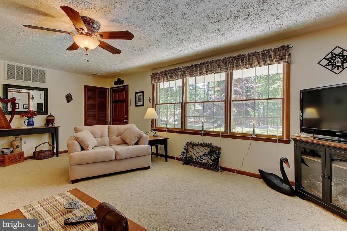 19039 Ridge Meadow Road Stewartstown, PA 17363 - Photo 4 of 28 Gallery Image 4