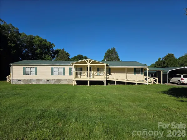$239,900 | 1395 Cape Hickory Road, Hickory, NC 28601