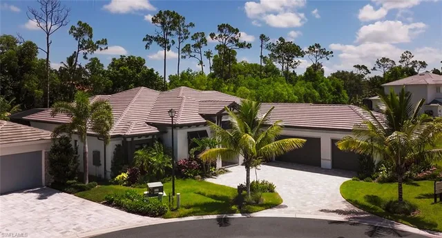 $3,225,000 | 2950 Coco Lakes Drive, Naples, FL 34105