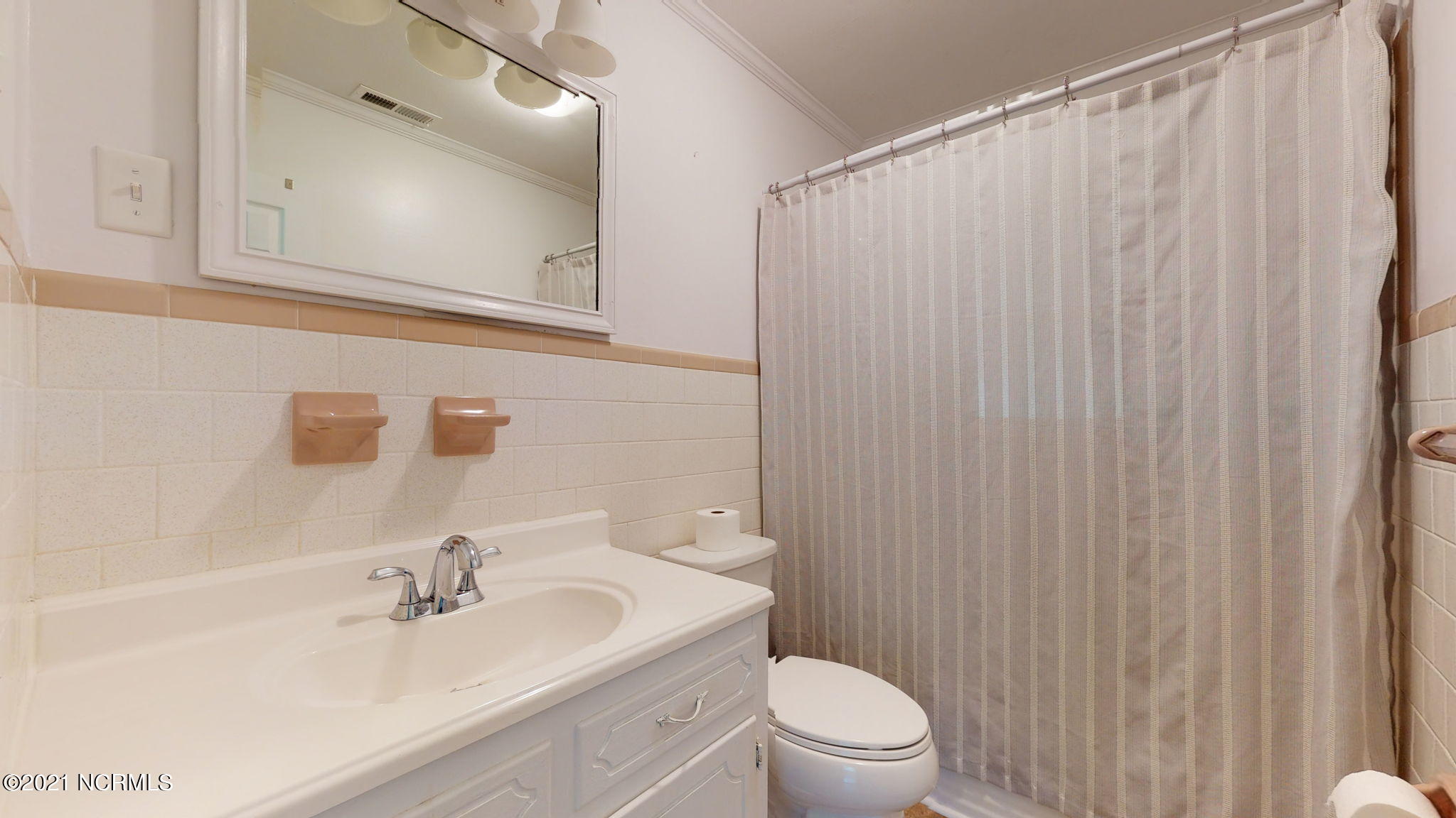 2272 Whichards Beach Road Chocowinity, NC 27817 - Photo 18 of 32 Full Bath