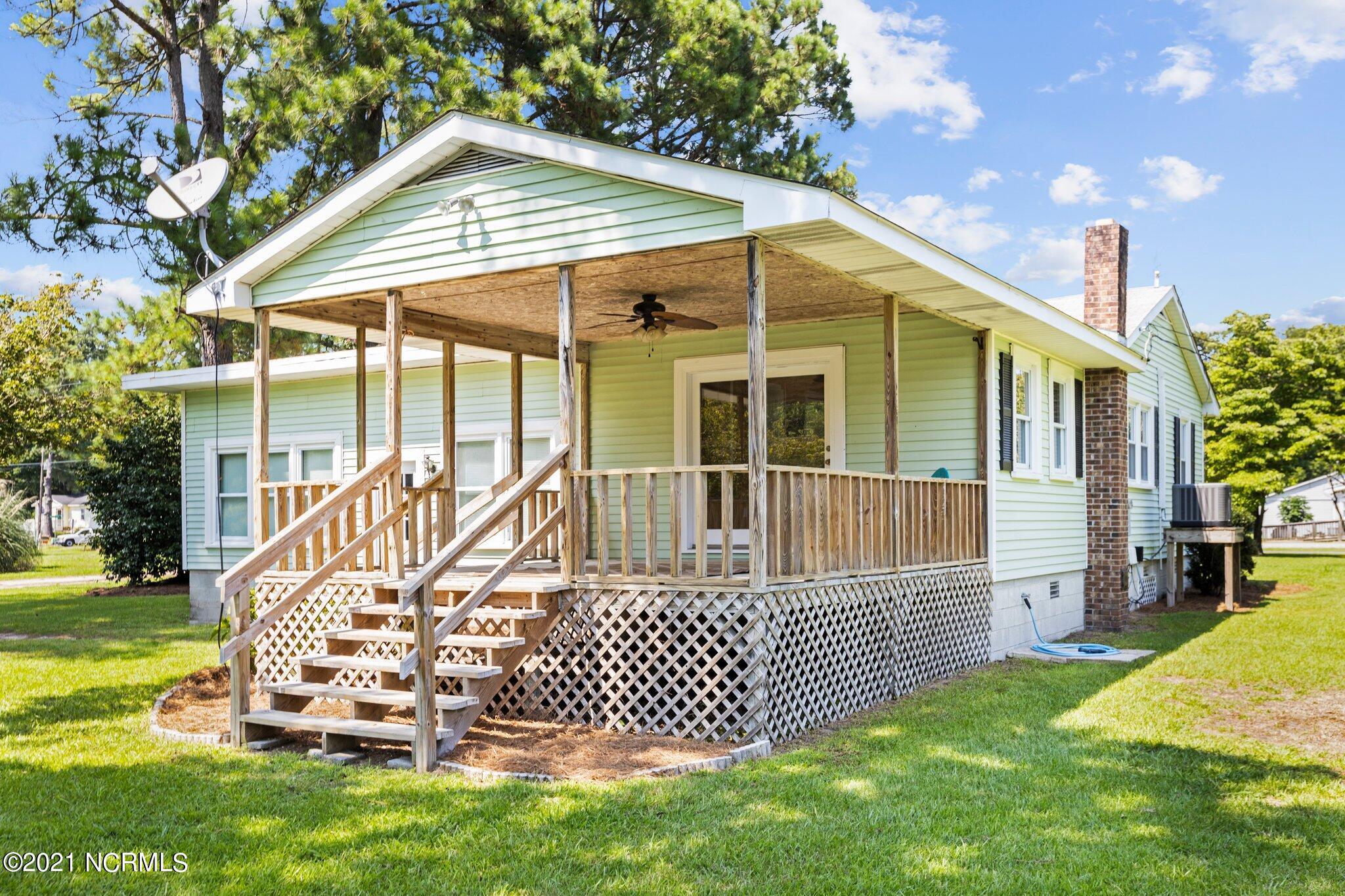 2272 Whichards Beach Road Chocowinity, NC 27817 - Photo 2 of 32 Relax on the covered deck