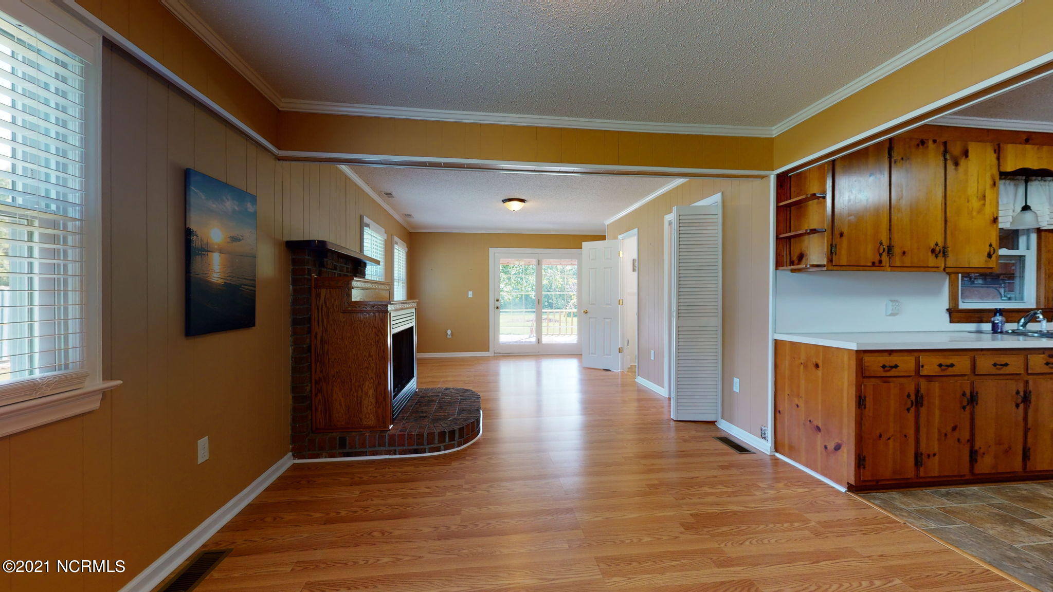 2272 Whichards Beach Road Chocowinity, NC 27817 - Photo 10 of 32 Dining space