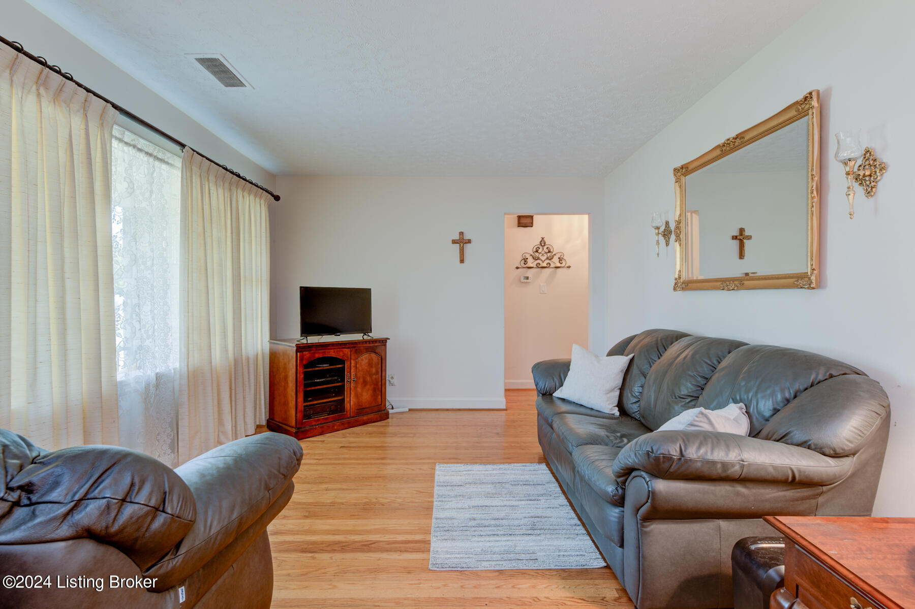 8517 Smithton Road Louisville, KY 40219 - Photo 4 of 36 GSP-8517 Smithton Rd-3