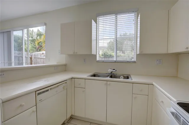 $2,650 | 7341 Northwest 174th Terrace, Unit 107, Hialeah, FL 33015