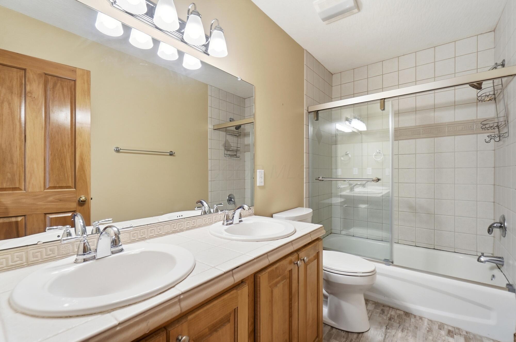 5585 Ketch Street Lewis Center, OH 43035 - Photo 74 of 129 74_073